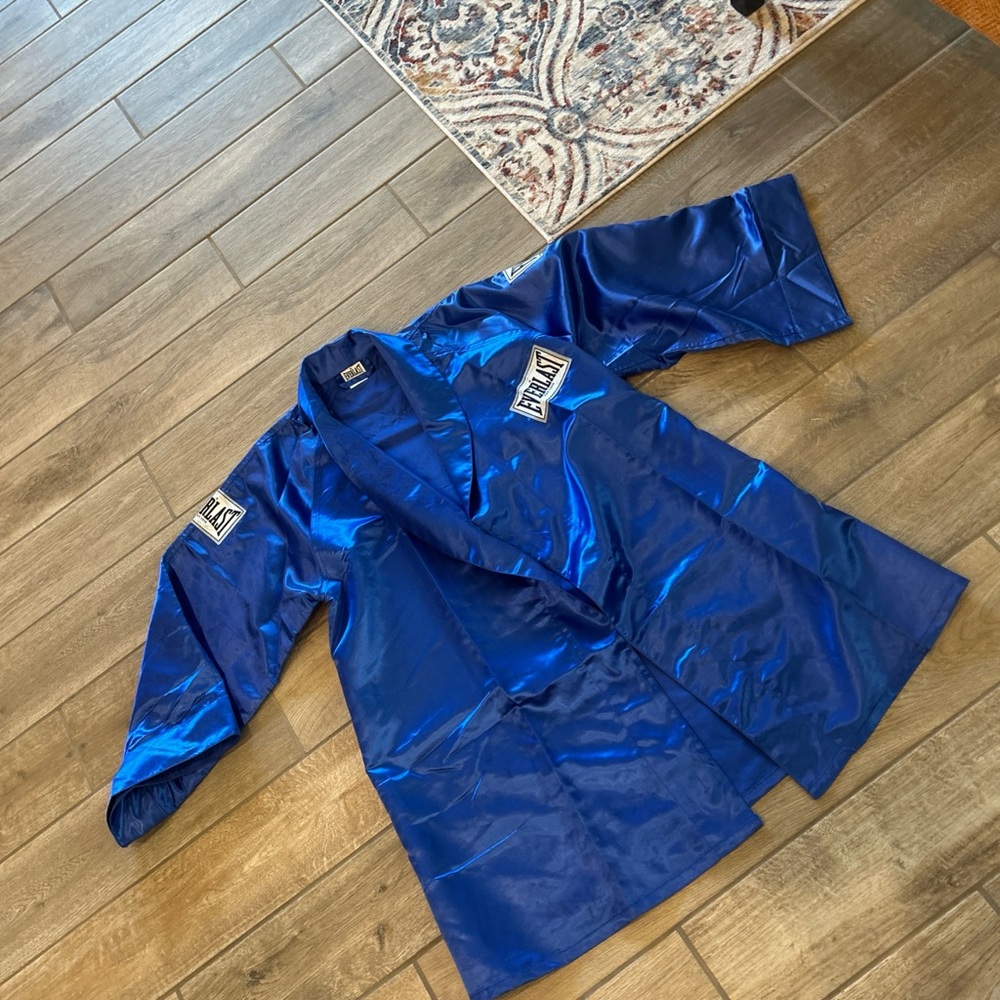Everlast blue boxing robe size small 36” length